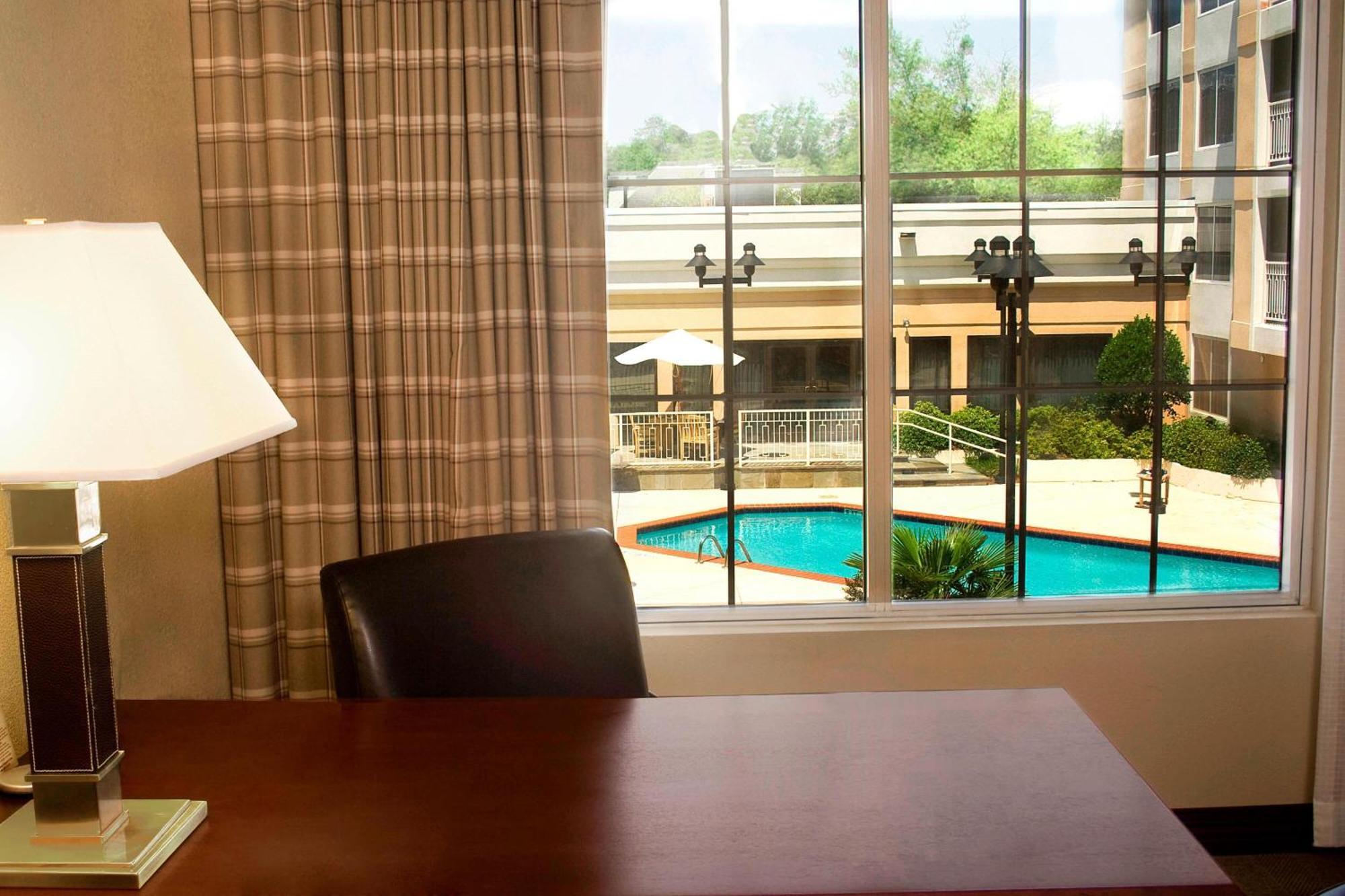 Sheraton Atlanta Perimeter North Sandy Springs Exterior photo